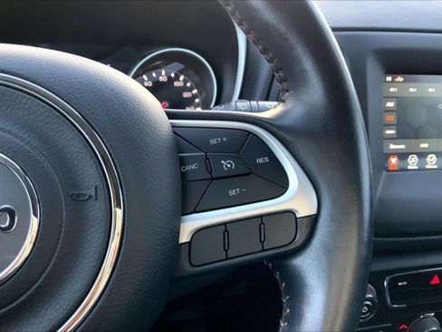 Used 2020 Jeep Compass Latitude w/ Cold Weather Group image 18