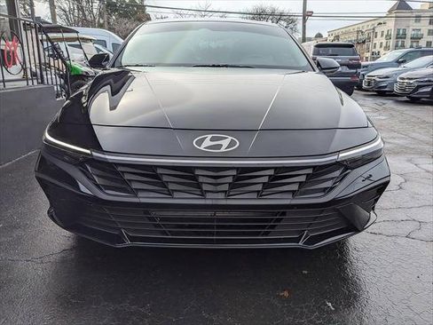 Used 2025 Hyundai Elantra Sport image 7