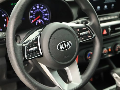 Used 2020 Kia Forte LXS FWD image 16