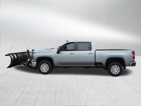 Used 2024 Chevrolet Silverado 3500 LT w/ Convenience Package AWD/4WD image 4