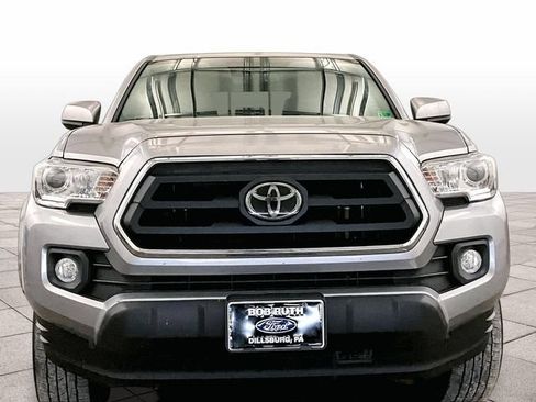 Used 2021 Toyota Tacoma SR5 AWD/4WD image 3