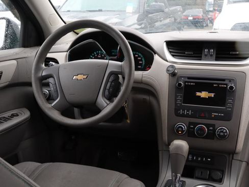 Used 2017 Chevrolet Traverse LS image 6