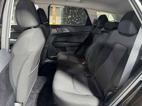 Used 2024 Kia Sportage LX image 17