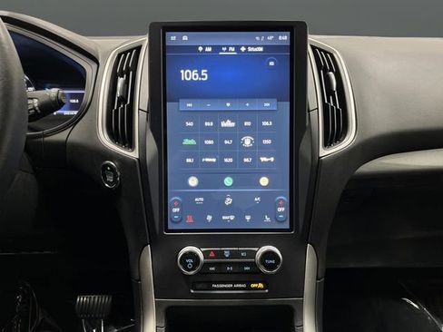 Used 2023 Ford Edge SEL w/ Convenience Package image 9