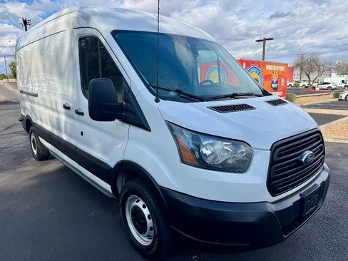 Used 2019 Ford Transit 250 148 Medium Roof image 4