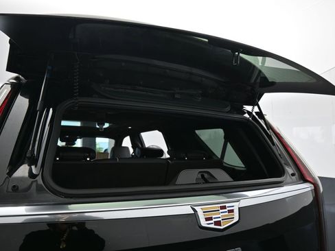 Used 2023 Cadillac Escalade Premium Luxury image 42