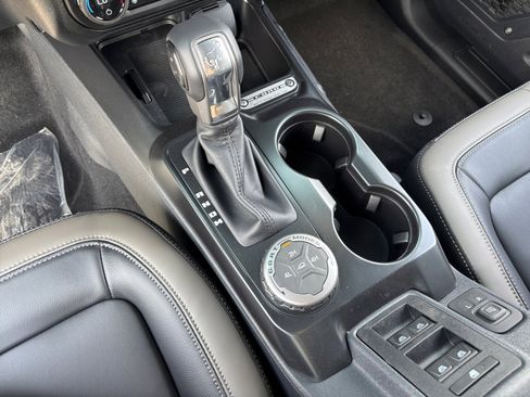 New 2026 Ford Bronco Outer Banks image 15