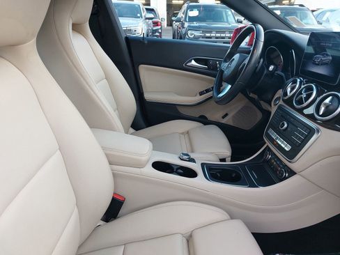 Used 2018 Mercedes-Benz CLA 250 image 10