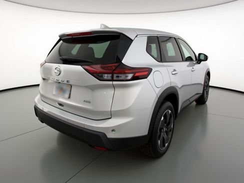 Used 2025 Nissan Rogue SV image 9