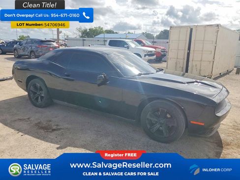 Used 2016 Dodge Challenger SXT RWD image 5