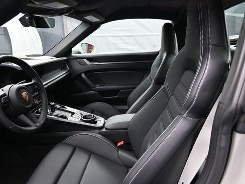 Certified 2026 Porsche 911 Targa 4S AWD/4WD image 5