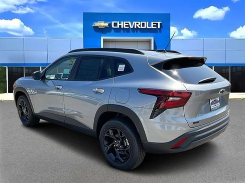 New 2026 Chevrolet Trax LT w/ Driver Confidence Package FWD image 5