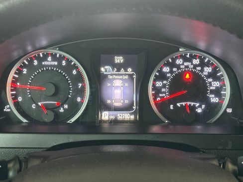 Used 2017 Toyota Camry SE image 22