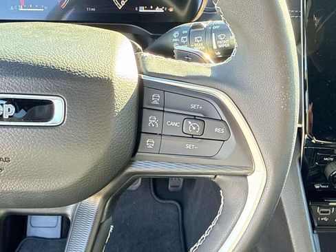 New 2025 Jeep Grand Cherokee L Altitude RWD image 18