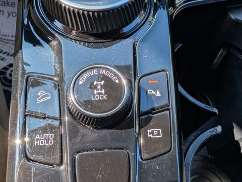 Used 2025 Kia Sportage LX AWD/4WD image 29
