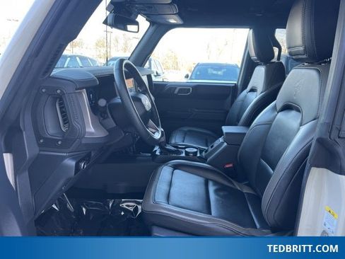 Used 2025 Ford Bronco Outer Banks image 24