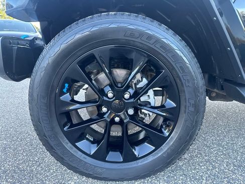 Used 2022 Jeep Wrangler Unlimited Sahara AWD/4WD image 24