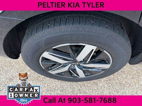 Certified 2021 Kia Sorento S w/ Panoramic Sunroof Package image 13