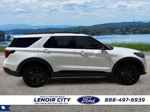 Used 2026 Ford Explorer Tremor w/ Tremor Ultimate Package AWD/4WD image 2