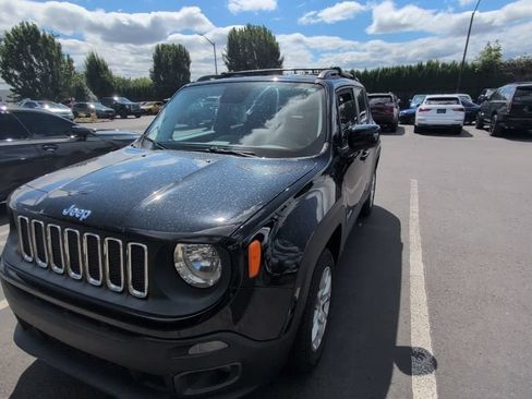 Used 2015 Jeep Renegade Latitude w/ Popular Equipment Group AWD/4WD image 2