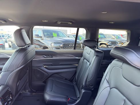 New 2025 Jeep Grand Cherokee L Limited AWD/4WD image 33