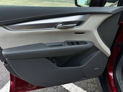 Used 2021 Cadillac XT5 Premium Luxury FWD image 12