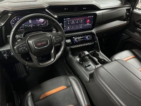 Used 2025 GMC Sierra 1500 AT4 w/ AT4 Premium Package AWD/4WD image 13