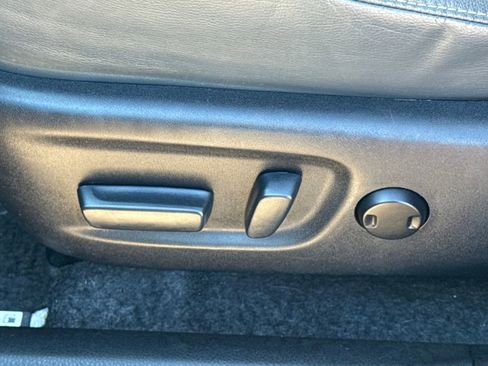 Used 2013 Toyota RAV4 Limited image 47