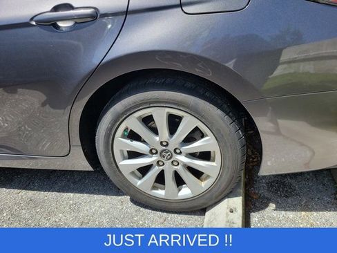 Used 2019 Toyota Camry LE image 9