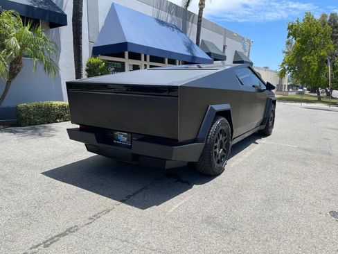 Used 2025 Tesla Cybertruck Cyberbeast AWD/4WD image 5