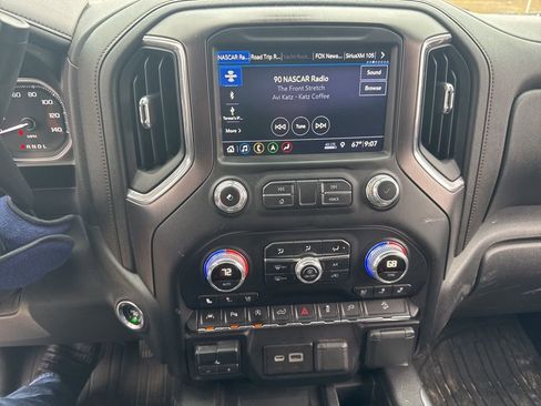 Used 2019 GMC Sierra 1500 AT4 w/ AT4 Premium Package image 10