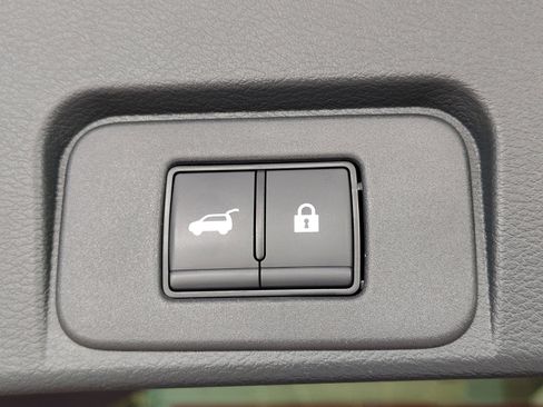 Certified 2024 Nissan Rogue Platinum w/ Platinum Premium Package FWD image 35