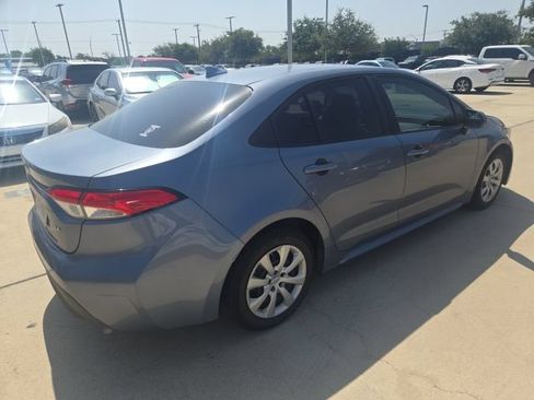 Used 2025 Toyota Corolla LE FWD image 3