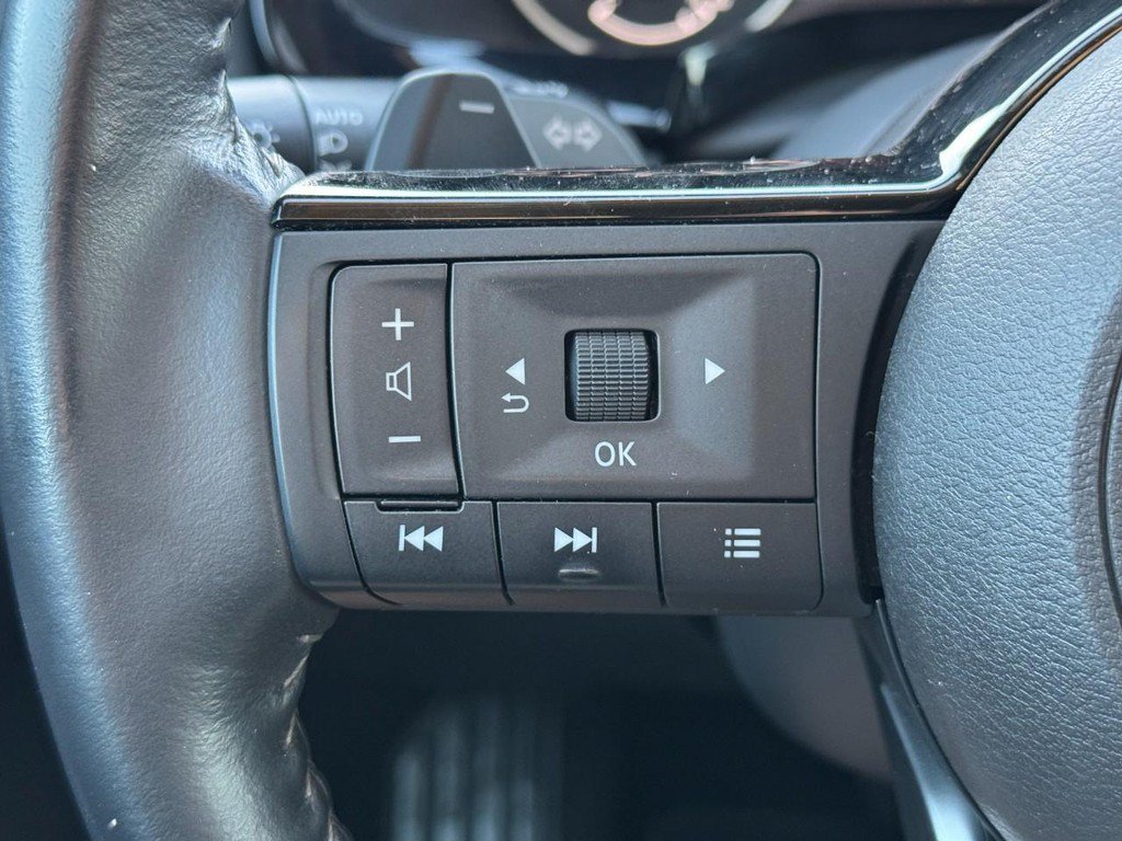 Used 2022 Nissan Pathfinder SV AWD/4WD image 35