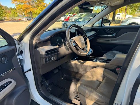 Used 2021 Lincoln Corsair Reserve w/ Equipment Group 201A image 20