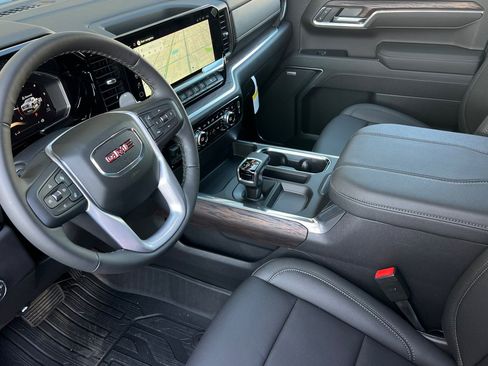 New 2026 GMC Sierra 1500 SLT w/ SLT Premium Plus Package AWD/4WD image 8