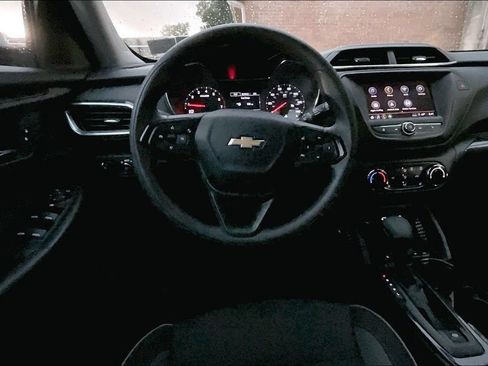 Used 2022 Chevrolet TrailBlazer LT w/ Driver Confidence Package AWD/4WD image 5