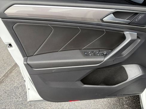 Certified 2023 Volkswagen Tiguan SE R-Line FWD image 25