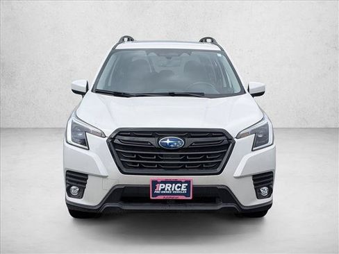 Used 2024 Subaru Forester Premium AWD/4WD image 2