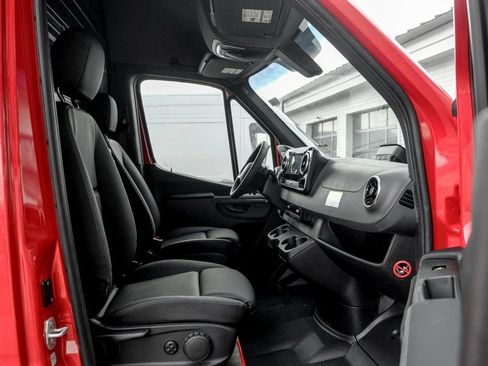 Used 2026 Mercedes-Benz Sprinter 2500 image 18