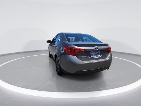 Used 2018 Toyota Corolla SE w/ SE Premium Package FWD image 6