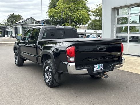 Used 2019 Toyota Tacoma TRD Off-Road AWD/4WD image 3