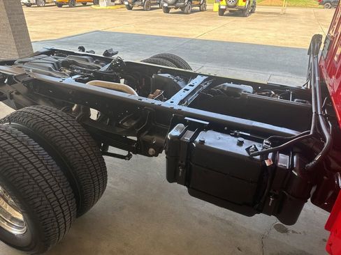 New 2026 Ford F350 4x4 Crew Cab DRW Super Duty image 24