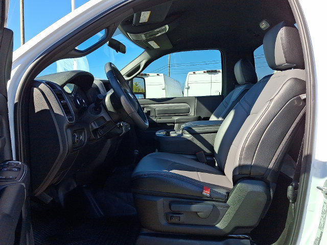 Used 2024 RAM 2500 Tradesman w/ Chrome Appearance Group AWD/4WD image 9
