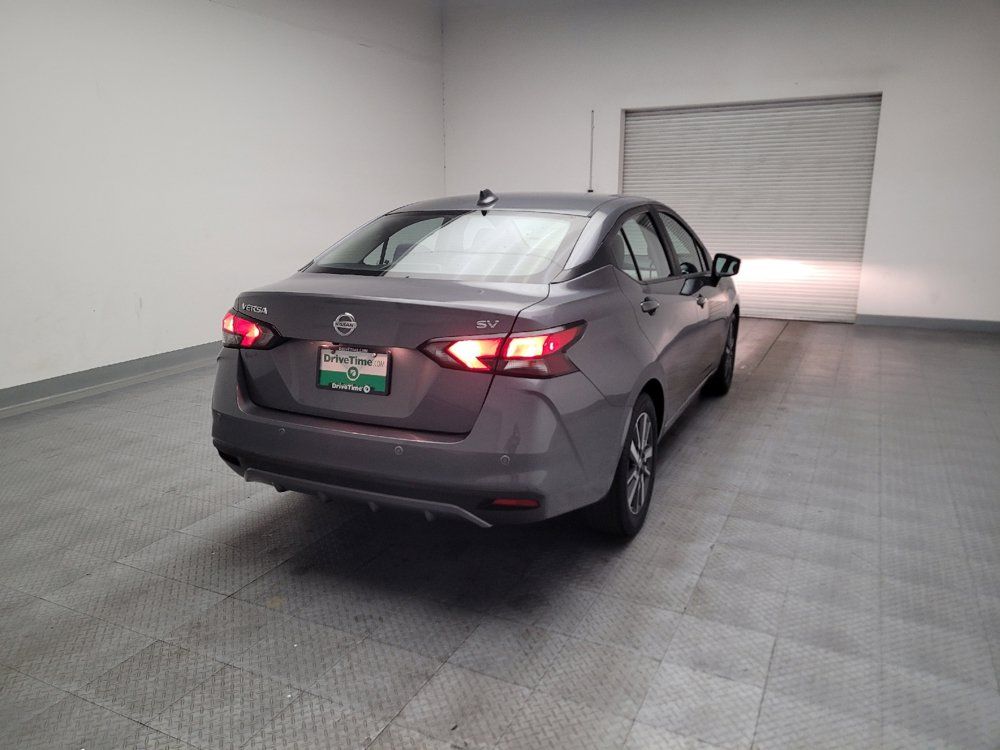 Used 2021 Nissan Versa SV FWD image 7