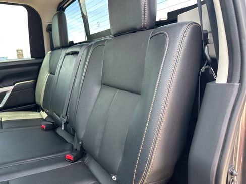 Used 2019 Nissan Titan SL w/ Off-Road Package AWD/4WD image 20