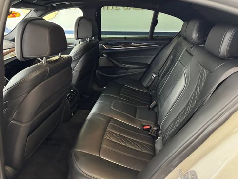 Used 2019 BMW M550i xDrive w/ Premium Package AWD/4WD image 25