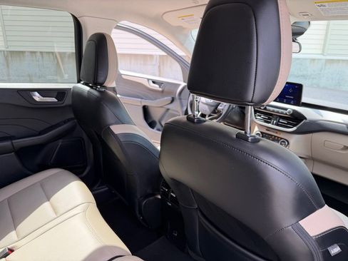 Used 2021 Ford Escape SEL image 18