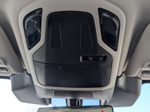 Certified 2025 Subaru Outback image 32