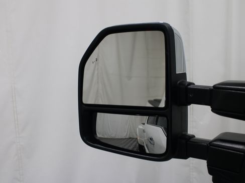 Used 2024 Ford F350 Platinum AWD/4WD image 10